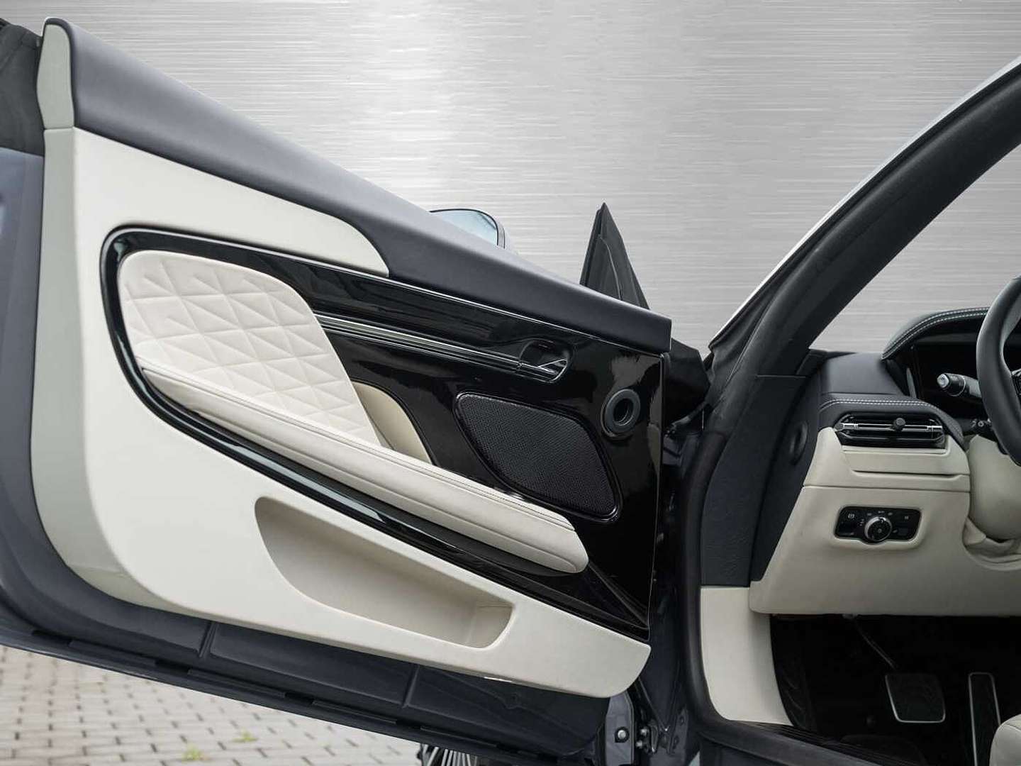 Aston Martin DB12 Coupé V8 - 2024 - Joinsteer - #30