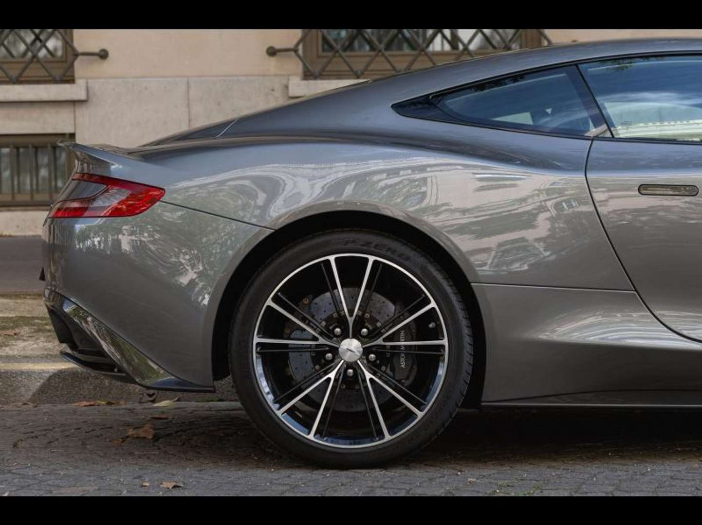 Aston Martin Vanquish V12 5.9 570ch Touchtronic III - 2017 - Joinsteer - #2