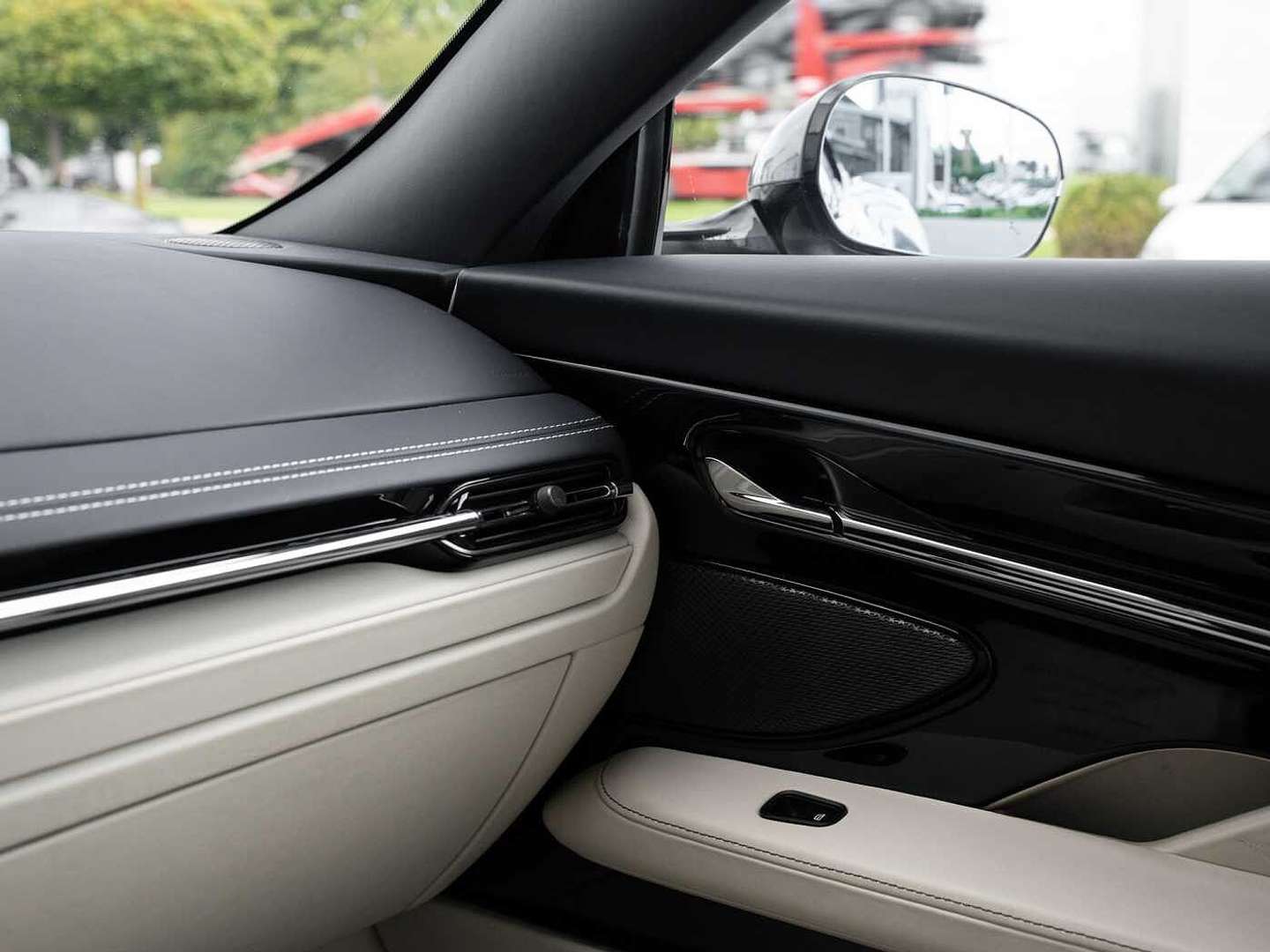 Aston Martin DB12 Coupé V8 - 2024 - Joinsteer - #37