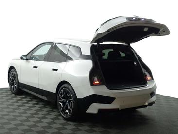 BMW IX Gold Edition XDrive40 — photo 36