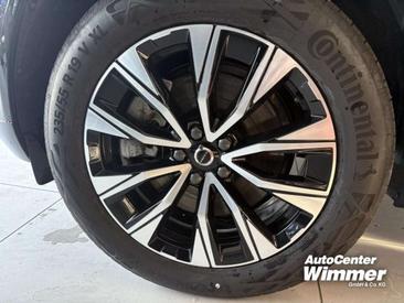 Volvo XC60 B4 Core — photo 12
