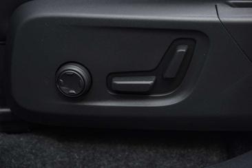 Volvo EX40 Recharge Ultimate — photo 16