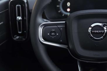 Volvo EX40 Recharge Ultimate — photo 19