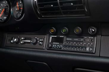 Porsche 964 C2 — photo 11