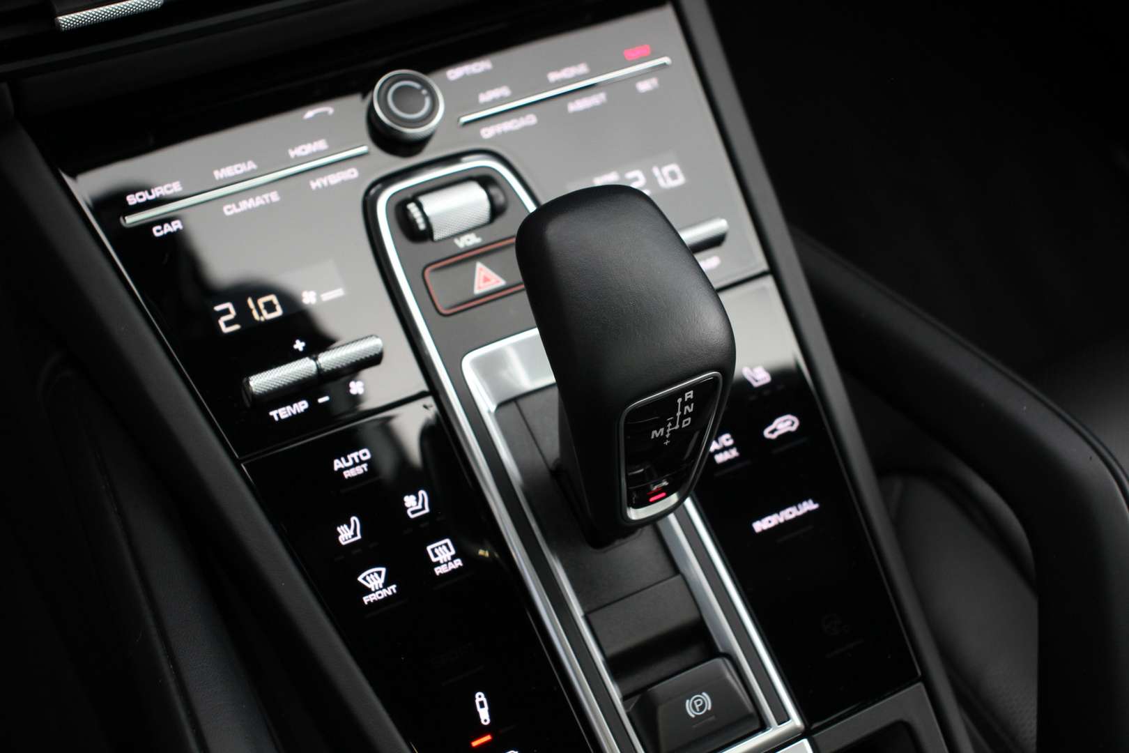 Porsche Cayenne Coupé E-Hybrid - 2020 - Joinsteer - #25