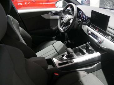 Audi A4 S Line Avant — photo 3