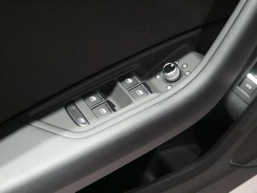 Audi A4 S Line Avant — photo 13