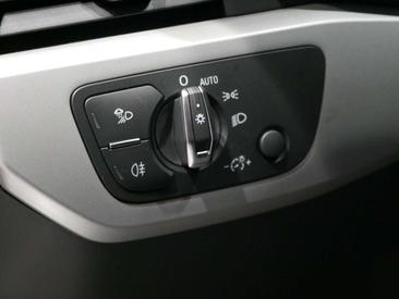 Audi A4 S Line Avant — photo 15