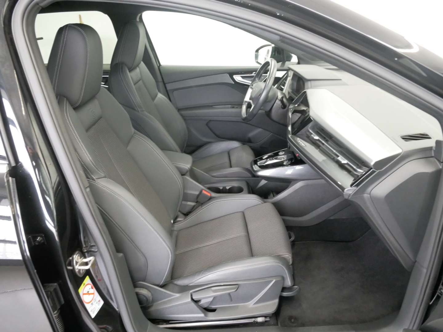 Audi Q4 S Line 45 TFSI E - 2022 - Joinsteer - #9