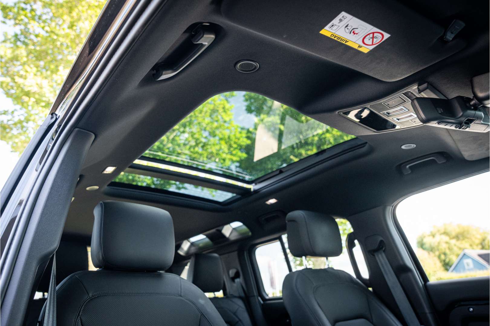 Land Rover Defender 110 X-Dynamic HSE P300e - 2025 - Joinsteer - #2