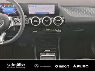 Mercedes GLA 200 Stand — photo 4