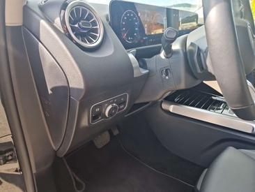 Mercedes GLB 180 — photo 17