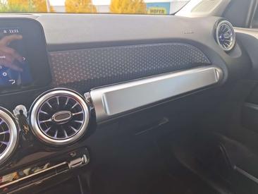 Mercedes GLB 180 — photo 25