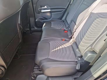 Mercedes GLB 180 — photo 27