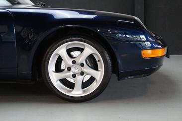Porsche 993 Carrera 2 — photo 12
