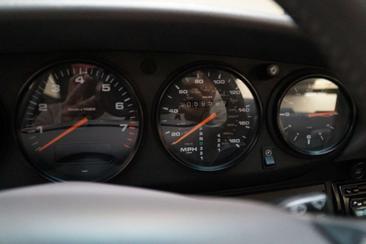 Porsche 993 Carrera 2 — photo 14
