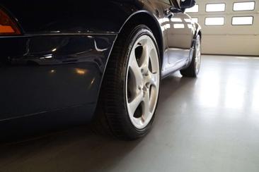 Porsche 993 Carrera 2 — photo 29