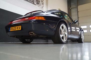 Porsche 993 Carrera 2 — photo 30
