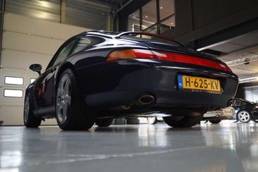 Porsche 993 Carrera 2 — photo 38