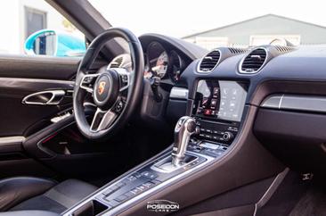 Porsche 718 Cayman S — photo 21