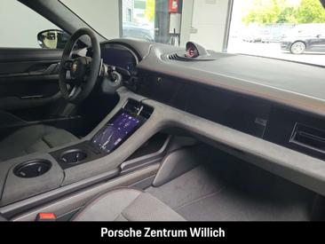 Porsche Taycan GTS — photo 13