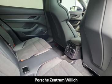 Porsche Taycan GTS — photo 14