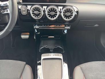 Mercedes Classe A 180 AMG Line — photo 12