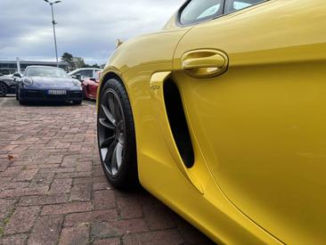 Porsche 981 Cayman Cayman GT4 — photo 10