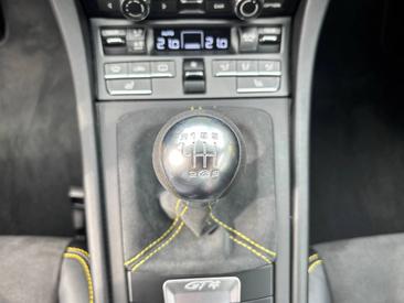 Porsche 981 Cayman Cayman GT4 — photo 22