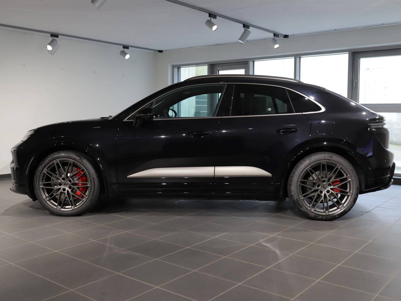 Porsche Macan Electrique Turbo - 2025 - Joinsteer - #2