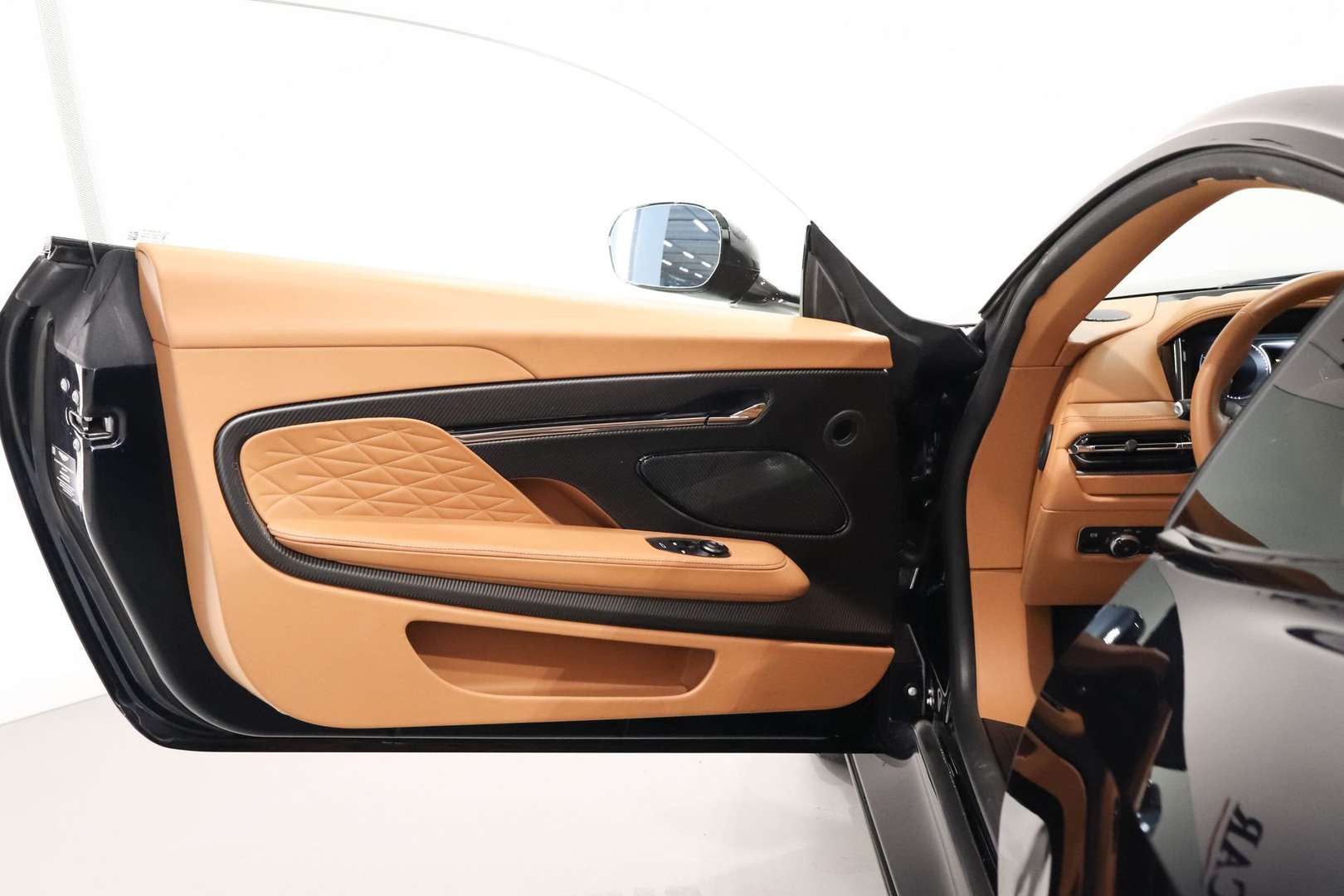 Aston Martin DB12 Coupé V8 - 2024 - Joinsteer - #8