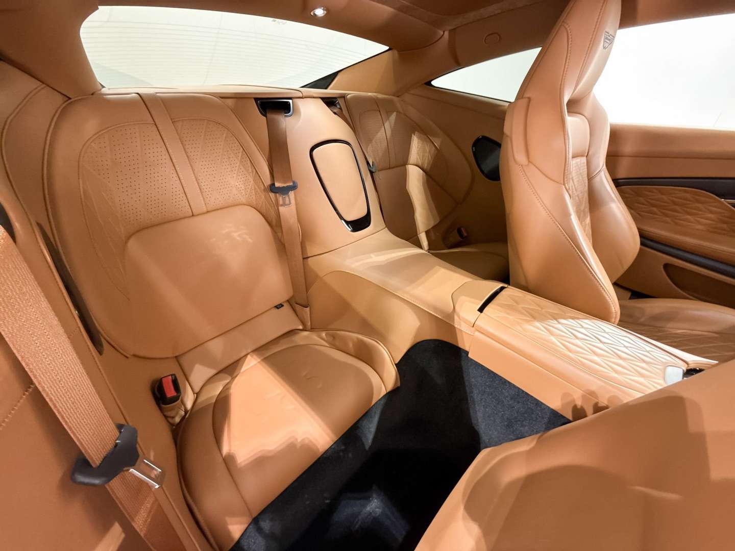 Aston Martin DB12 Coupé V8 - 2024 - Joinsteer - #16