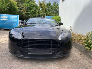 Aston Martin V8 — photo 5