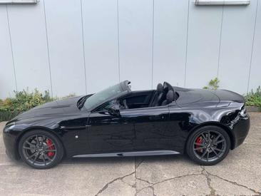 Aston Martin V8 — photo 13