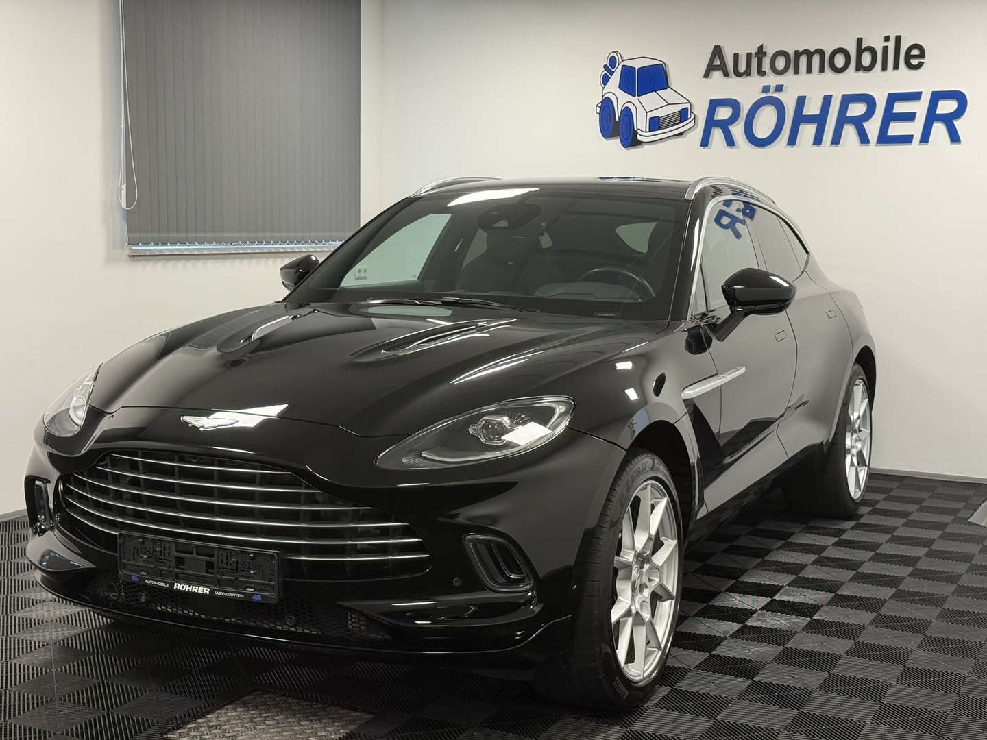 Aston Martin DBX 4.0 V8 Jet Black - 2024 - Joinsteer - #1