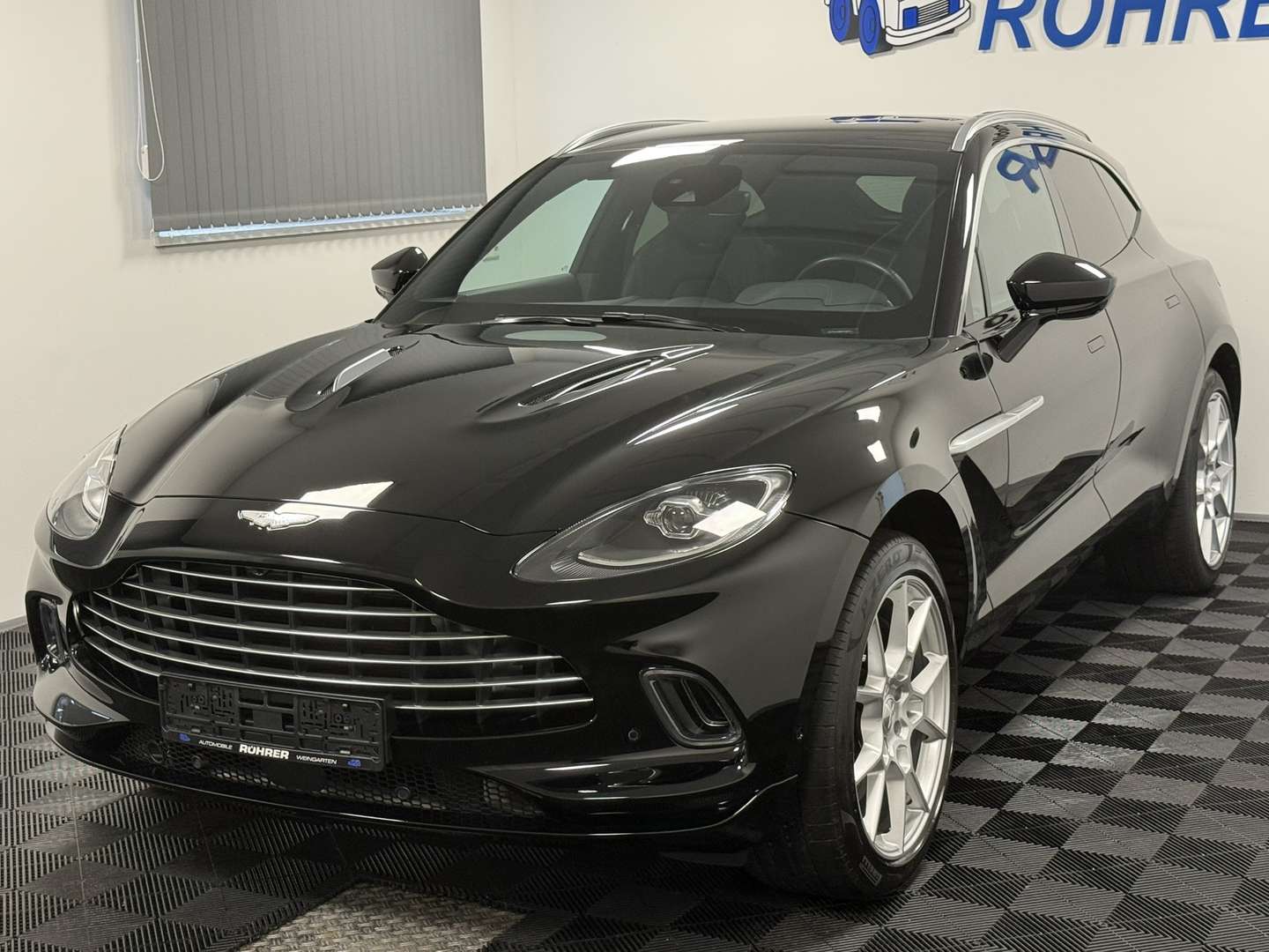 Aston Martin DBX 4.0 V8 Jet Black - 2024 - Joinsteer - #2