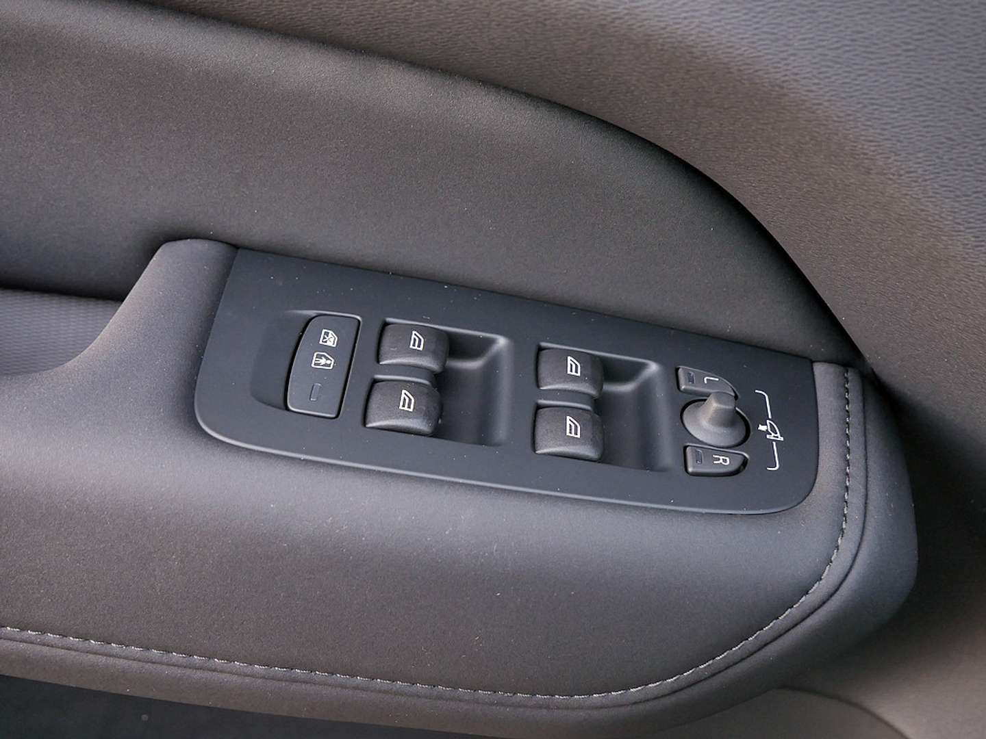 Volvo XC60 B5 Plus - 2025 - Joinsteer - #22