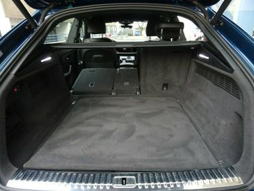 Audi Q8 50 TDI S-Line — photo 6