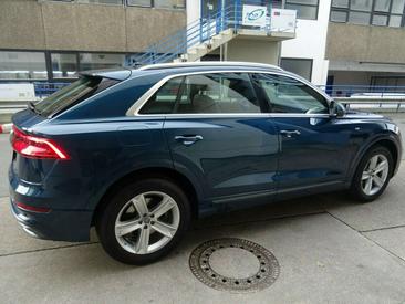 Audi Q8 50 TDI S-Line — photo 11