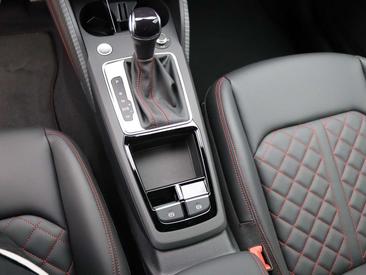 Audi Q2 S Line 35 TFSI — photo 14