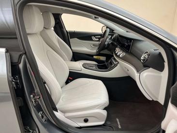Mercedes CLS 300 — photo 8