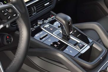 Porsche Cayenne III E-Hybrid Edition Platinum — photo 22