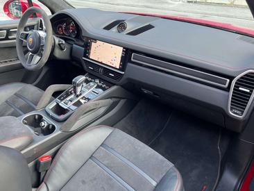 Porsche Cayenne III GTS — photo 7