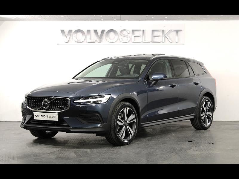 Volvo V60 Cross Country Plus B4 - 2023 - Joinsteer - #1