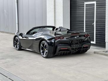 Ferrari SF90 Spider — photo 12