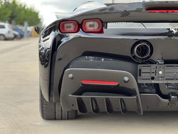 Ferrari SF90 Spider — photo 15