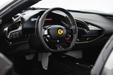 Ferrari SF90 Stradale — photo 14
