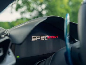 Ferrari SF90 Spider — photo 9
