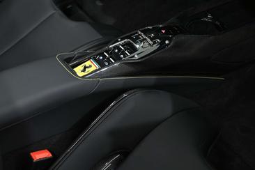Ferrari SF90 Spider — photo 7