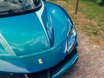 Ferrari SF90 Spider — photo 37